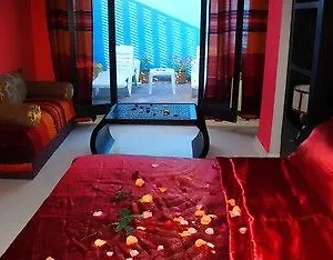 Les 7 Pierres Hotel